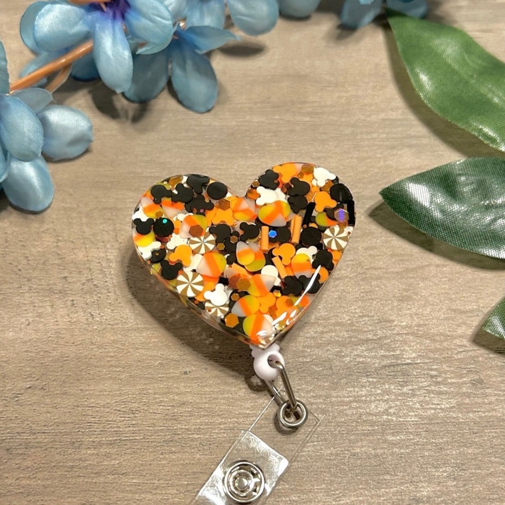 Heart Mickey Mouse 🎃 Halloween Badge Reel